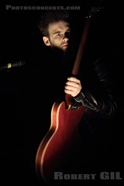 BLACK REBEL MOTORCYCLE CLUB - 2013-03-16 - PARIS - Le Trianon - Robert Levon Been